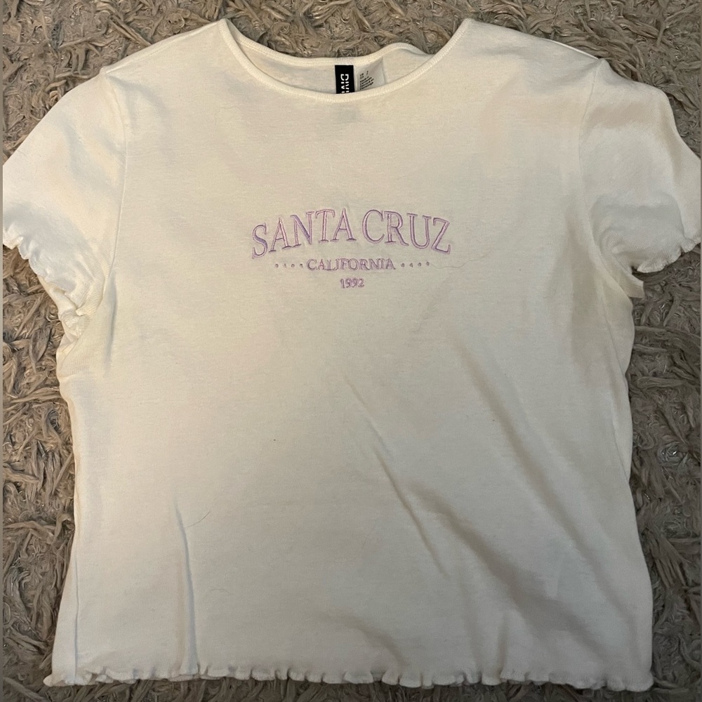 Santa Cruz cropped tee!